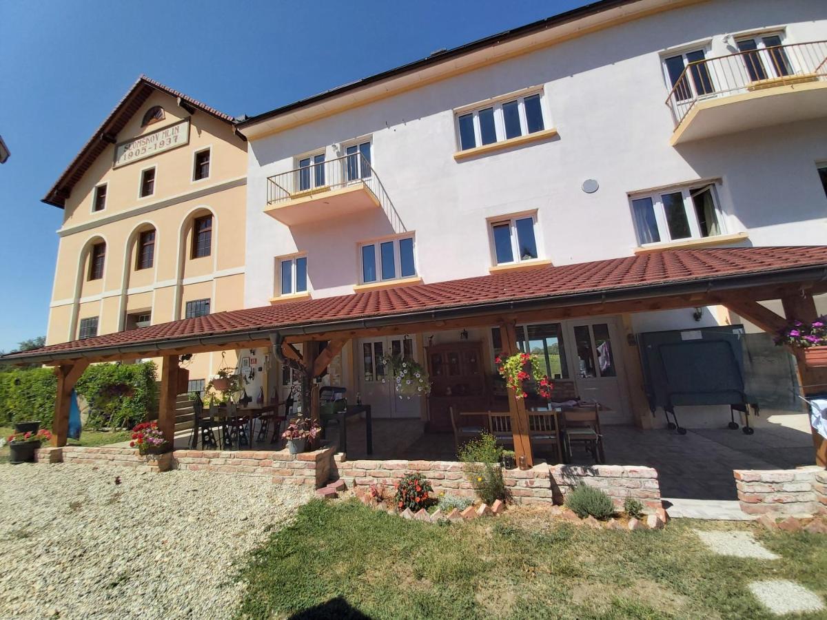 Mill House Apartment And Camping Лютомер Экстерьер фото
