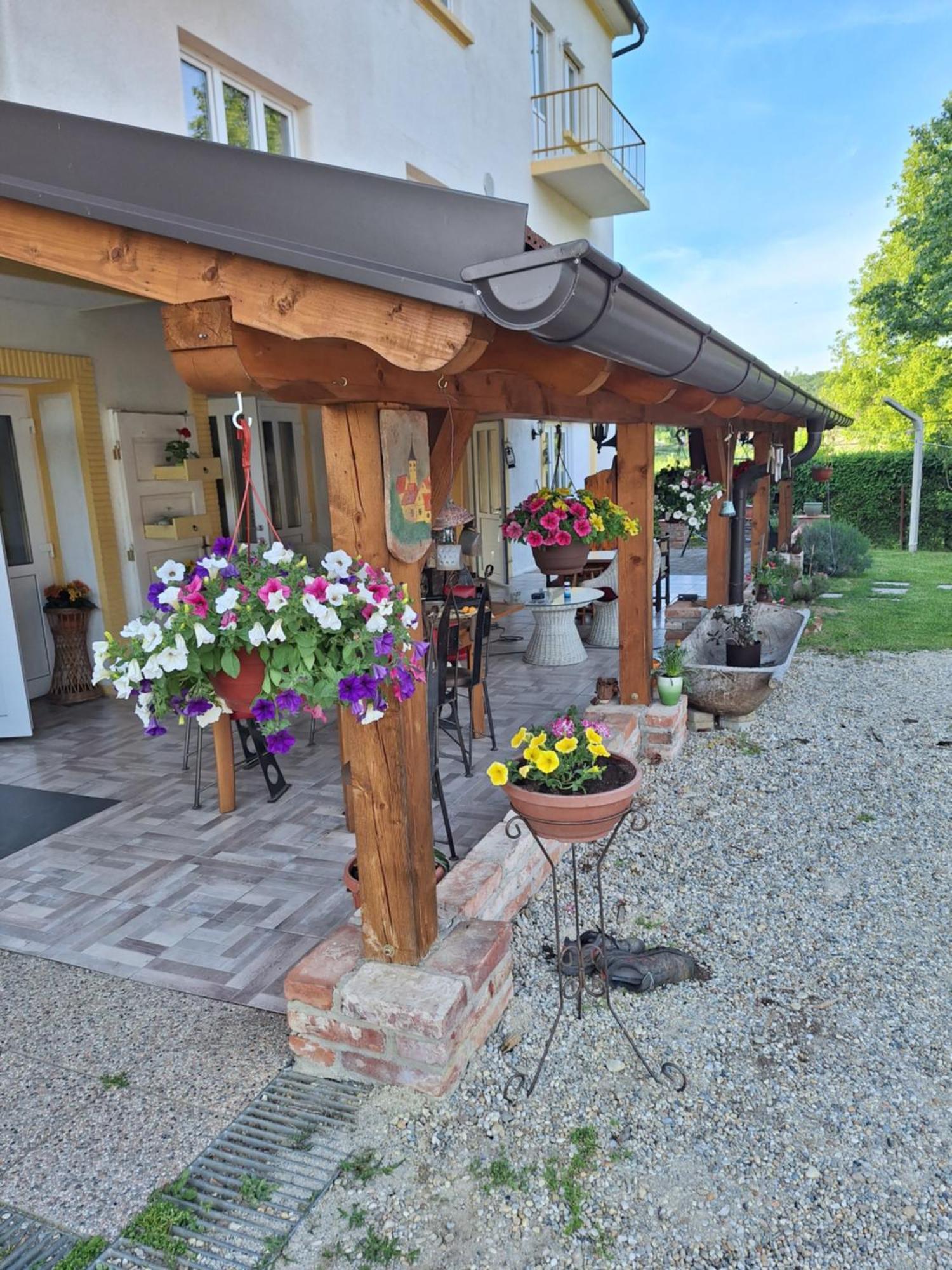 Mill House Apartment And Camping Лютомер Экстерьер фото