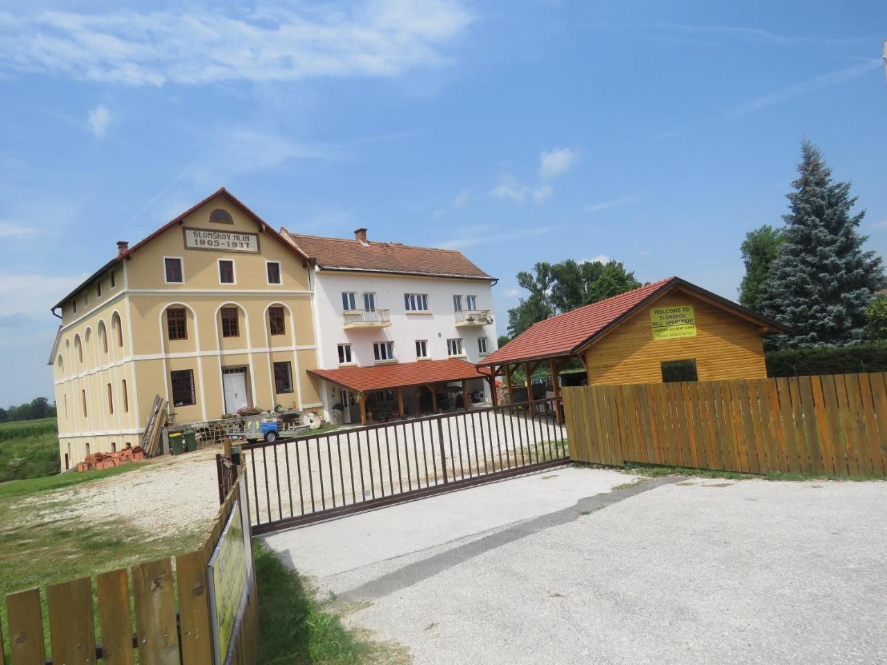 Mill House Apartment And Camping Лютомер Экстерьер фото